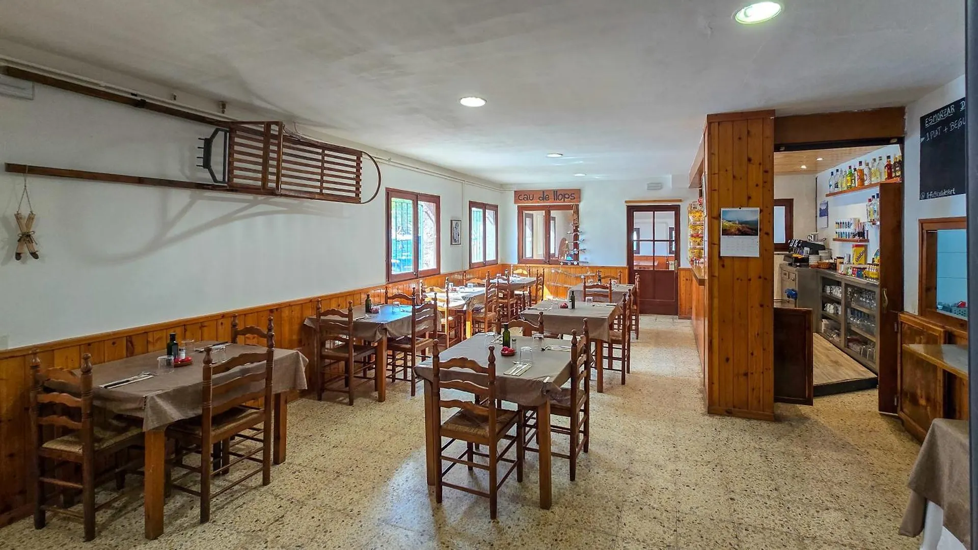 Coll De Port Hostel Tuixen