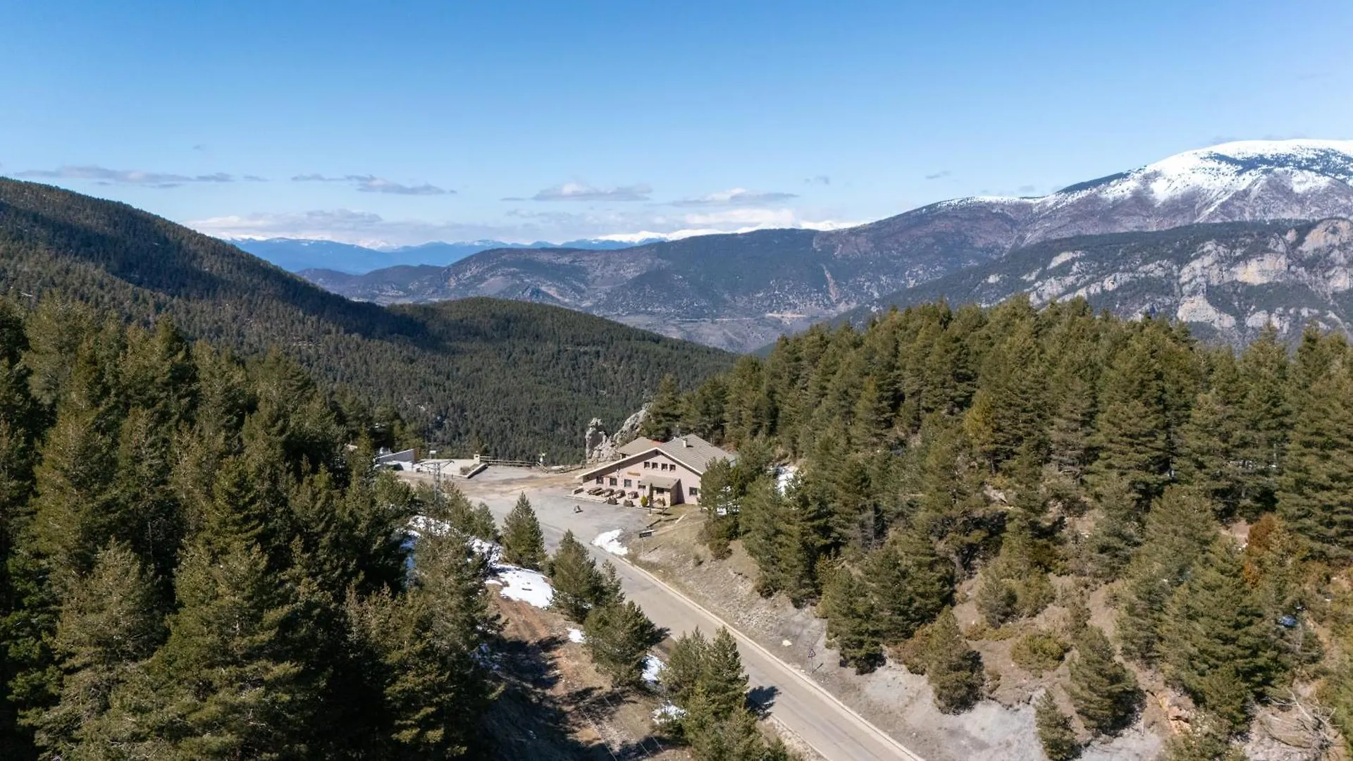 Coll De Port Hostel Tuixen